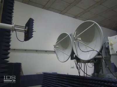 Antenna measurement example: near field test on a pair of dish antenna